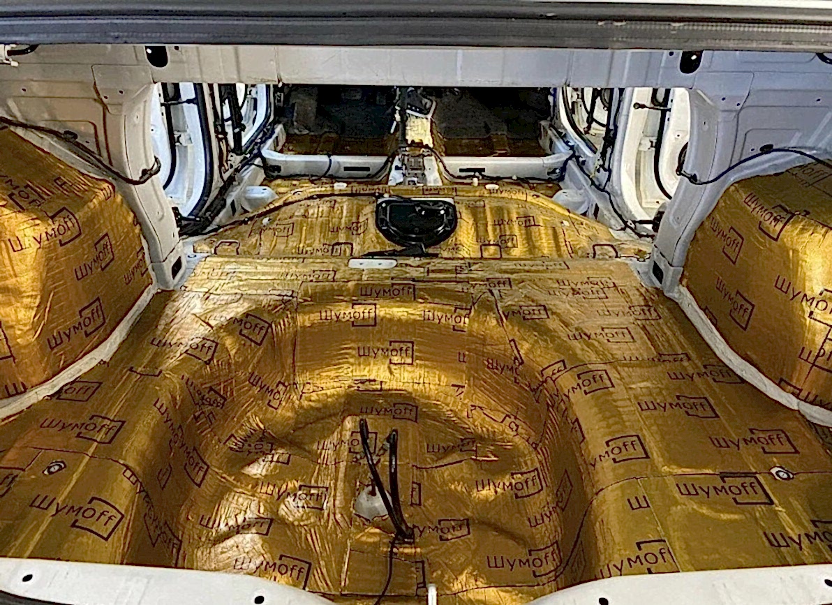 Услуги шумоизоляции багажного отделения авто Шумоизоляция багажника авто